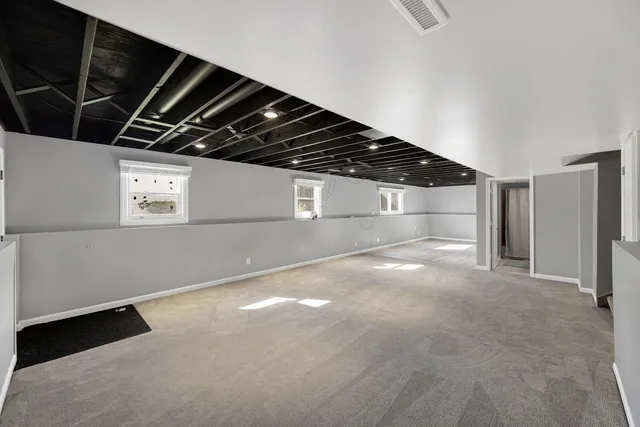 $389,900 | 9448 Parkway Drive, Highland, IN 46322