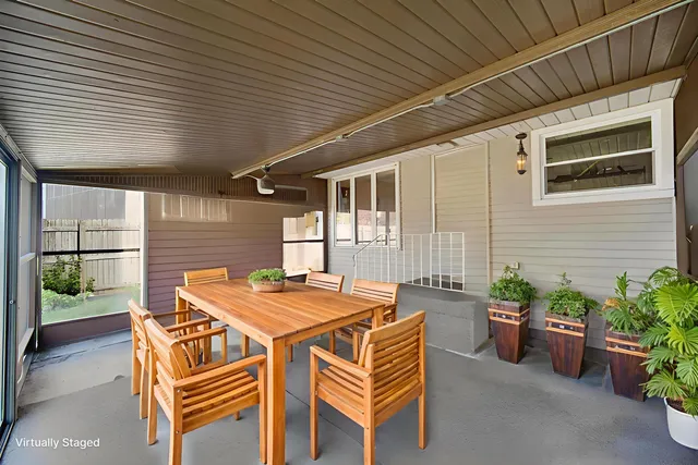 $389,900 | 9448 Parkway Drive, Highland, IN 46322