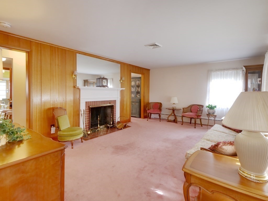 77 Colonial Road Lawrence, MA 01843 - Photo 4 of 19 Gallery Image 4