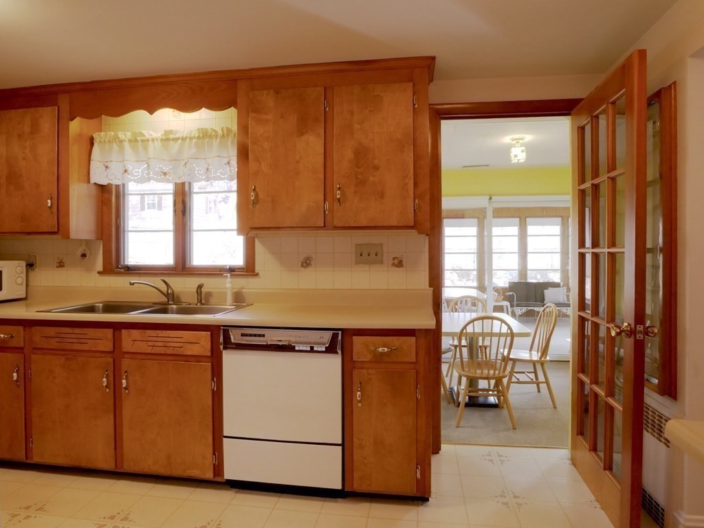 77 Colonial Road Lawrence, MA 01843 - Photo 8 of 19 Gallery Image 8