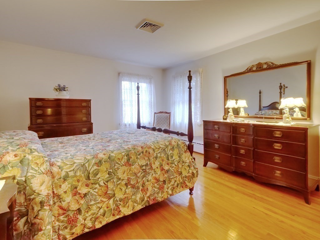 77 Colonial Road Lawrence, MA 01843 - Photo 10 of 19 Gallery Image 10