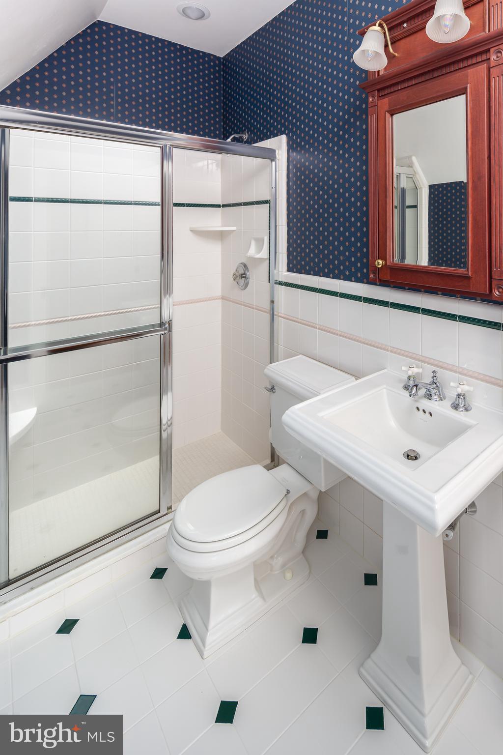 458 Huston Road Wayne, PA 19087 - Photo 36 of 47 Full Hallway Bathroom