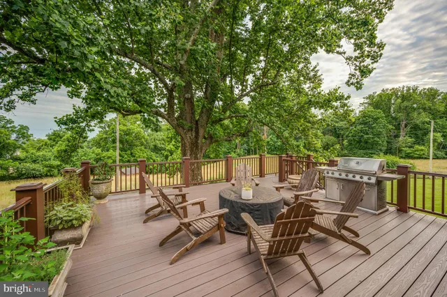 a view of deck with patio