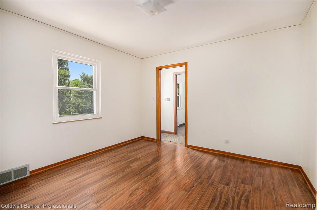 2740 Judah Road Lake Orion, MI 48359 - Photo 8 of 33