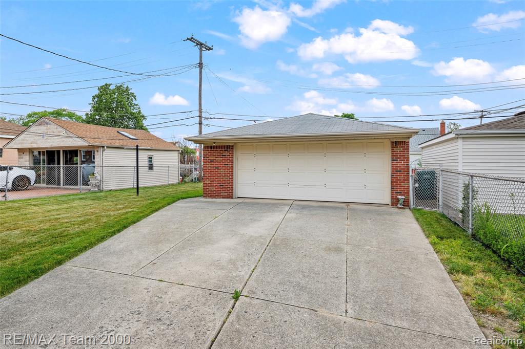 6514 Maple Street Dearborn, MI 48126 - Photo 3 of 28 Gallery Image 3