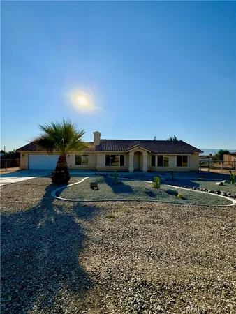 $2,245 | 12401 Tesuque Road, Apple Valley, CA 92308