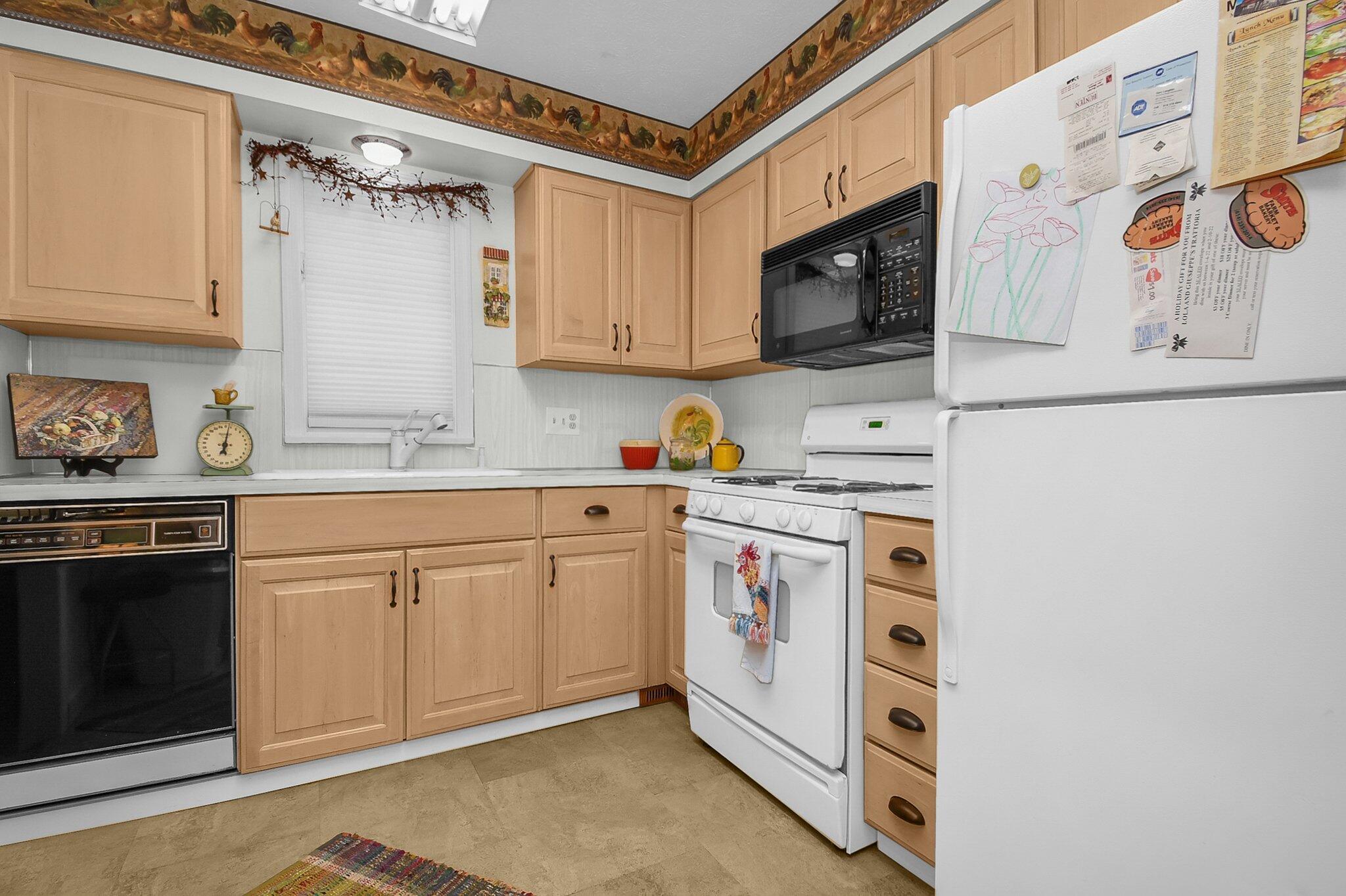 1590 Noe Bixby Road, Unit A1 Columbus, OH 43232 - Photo 4 of 25 11-web-or-mls-1590-noe-bixby-rd