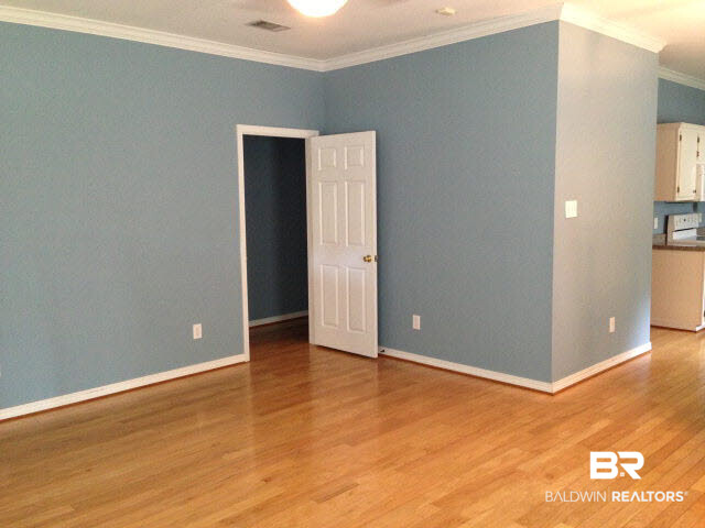 121 Macy Place Mobile, AL 36604 - Photo 4 of 9 Living Room