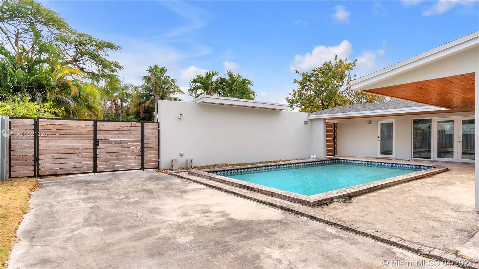 21010 Condado Road Cutler Bay, FL 33189 - Photo 5 of 25 Gallery Image 5