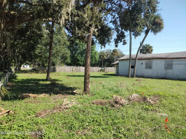 $65,000 | 929 South Deleon Avenue, Titusville, FL 32780