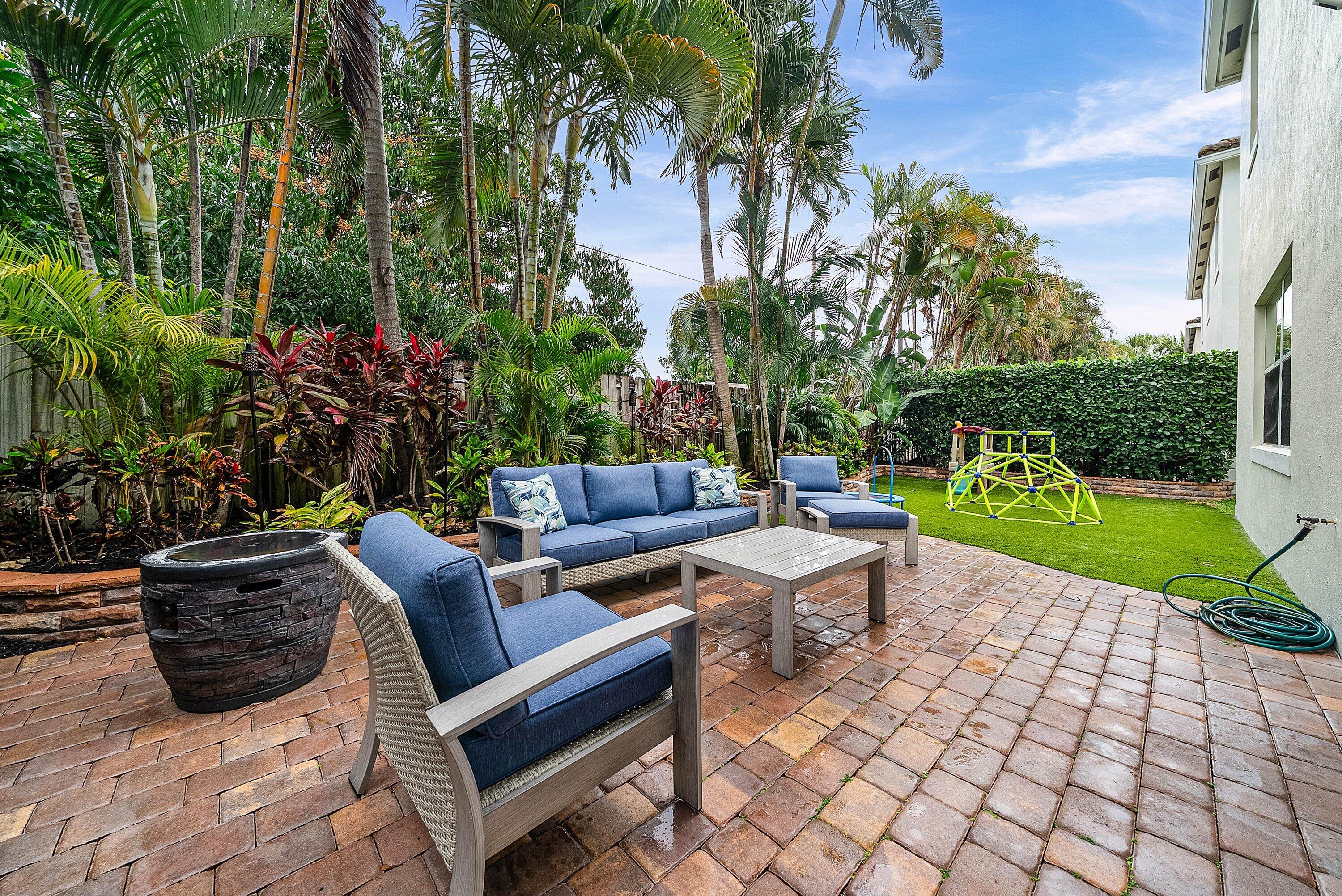 409 Francesca Ridge Road Boynton Beach, FL 33435 - Photo 28 of 41 Backyard
