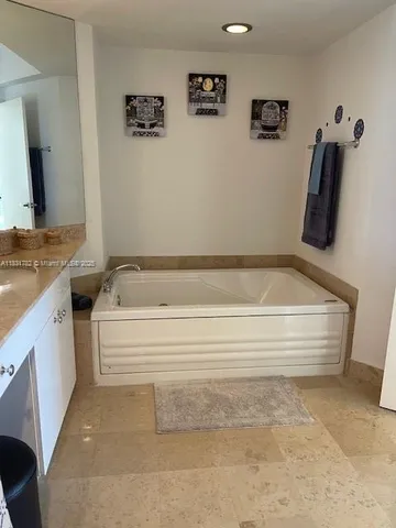 $5,100 | 4779 Collins Avenue, Unit 706, Miami Beach, FL 33140