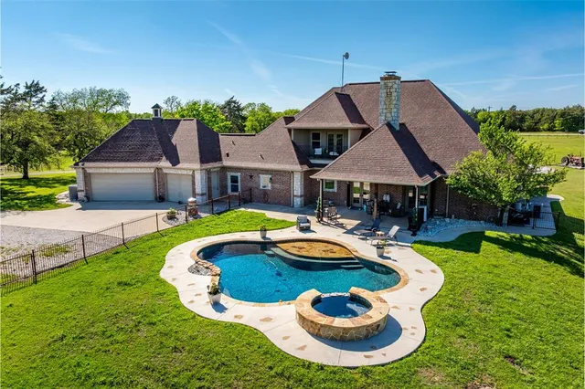 $1,300,000 | 145 County Road 2327, Decatur, TX 76234