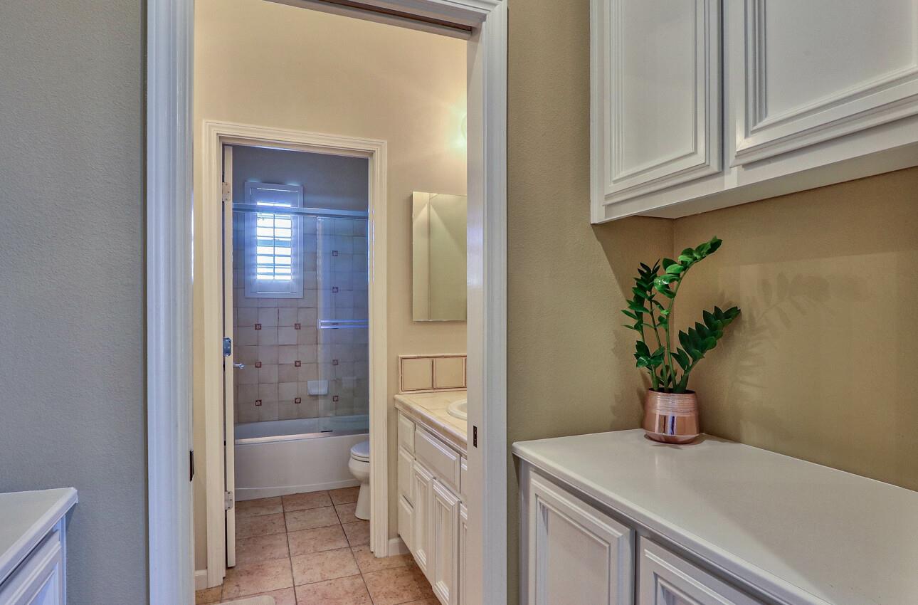 7260 Eagle Ridge Drive Gilroy, CA 95020 - Photo 26 of 36 a view of bathroom with a potted plant