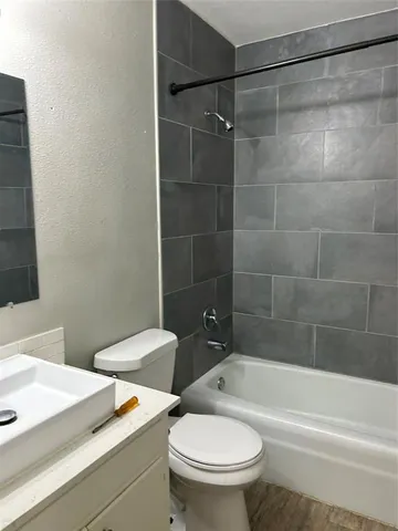 $2,400 | 1910 Westridge Drive, Unit B, Austin, TX 78704