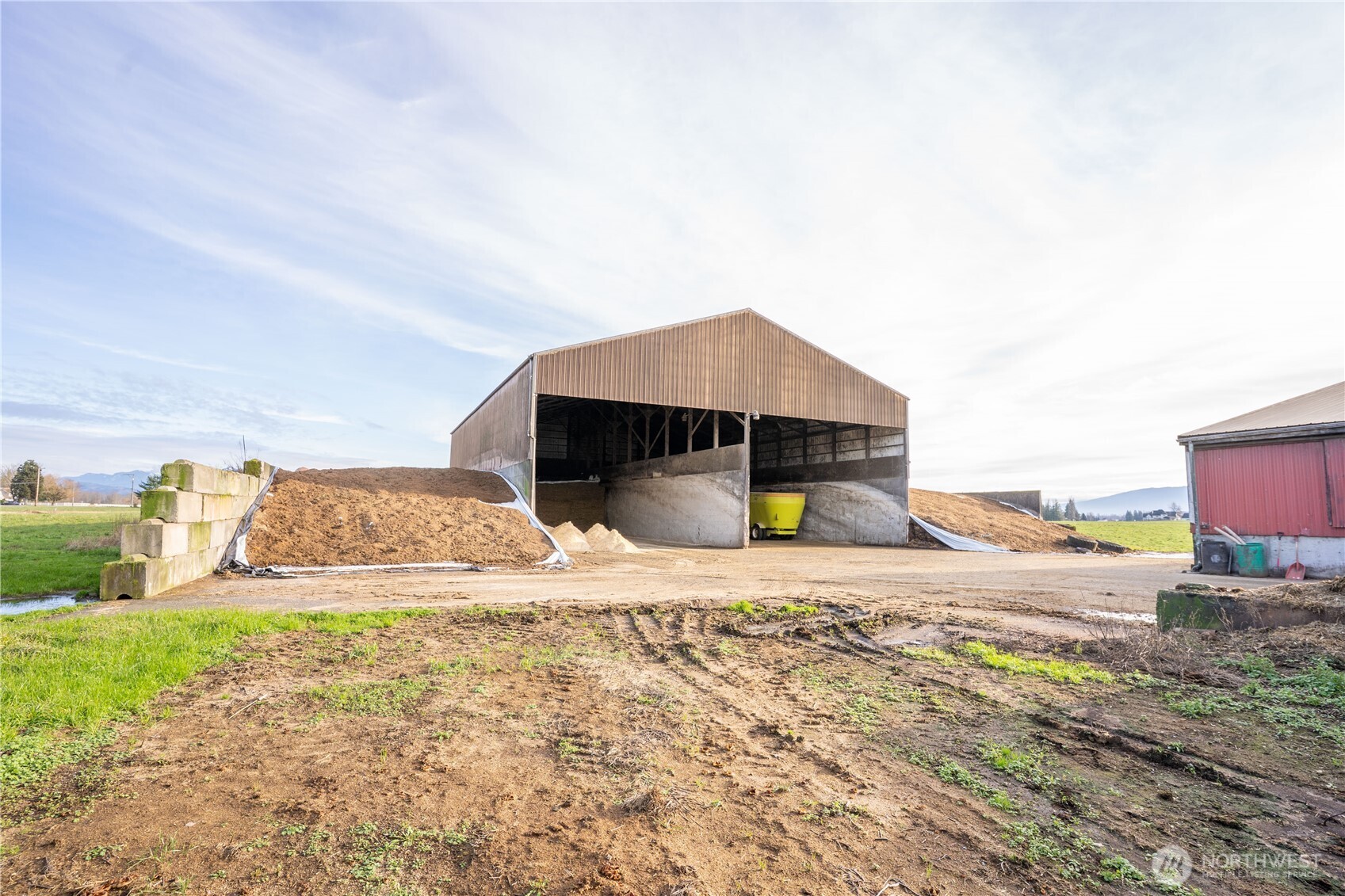 1925 Hampton Road Everson, WA 98247 - Photo 32 of 40 a view of a dry yard with wooden fence