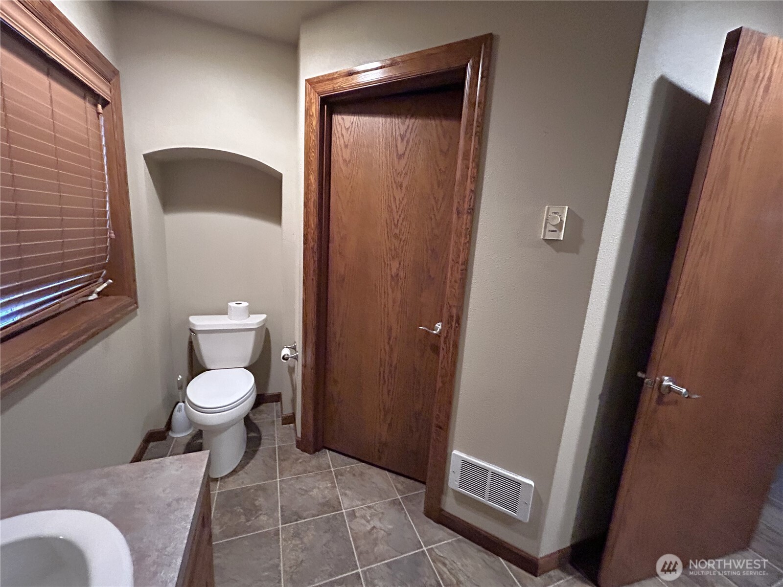 1925 Hampton Road Everson, WA 98247 - Photo 9 of 40 a bathroom with a toilet and a shower