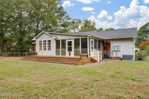 $215,000 | 214 Elm Street, Warsaw, NC 28398