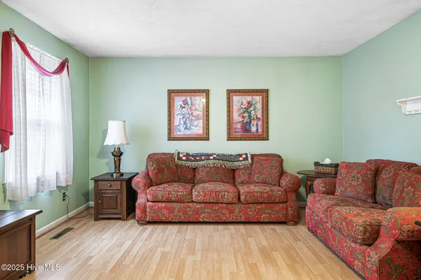 $215,000 | 214 Elm Street, Warsaw, NC 28398