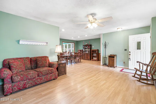 $215,000 | 214 Elm Street, Warsaw, NC 28398