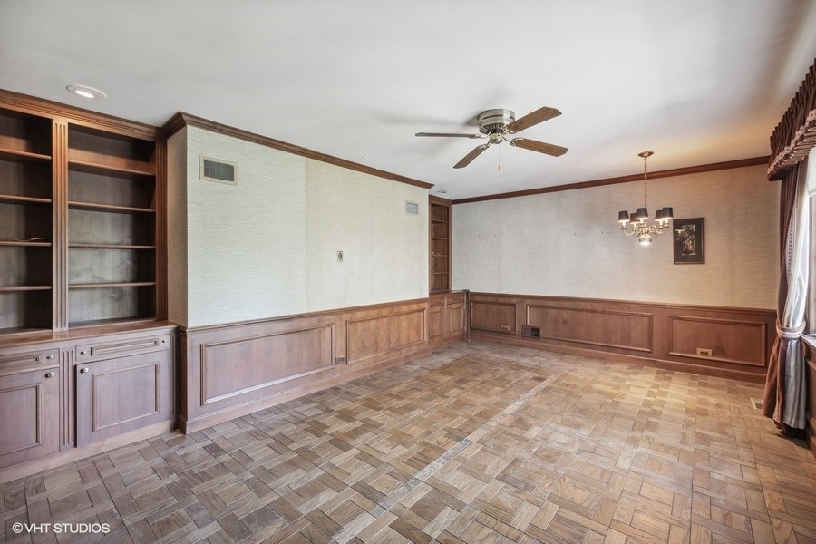 278 Longcommon Road Riverside, IL 60546 - Photo 24 of 36 a view of a livingroom with furniture