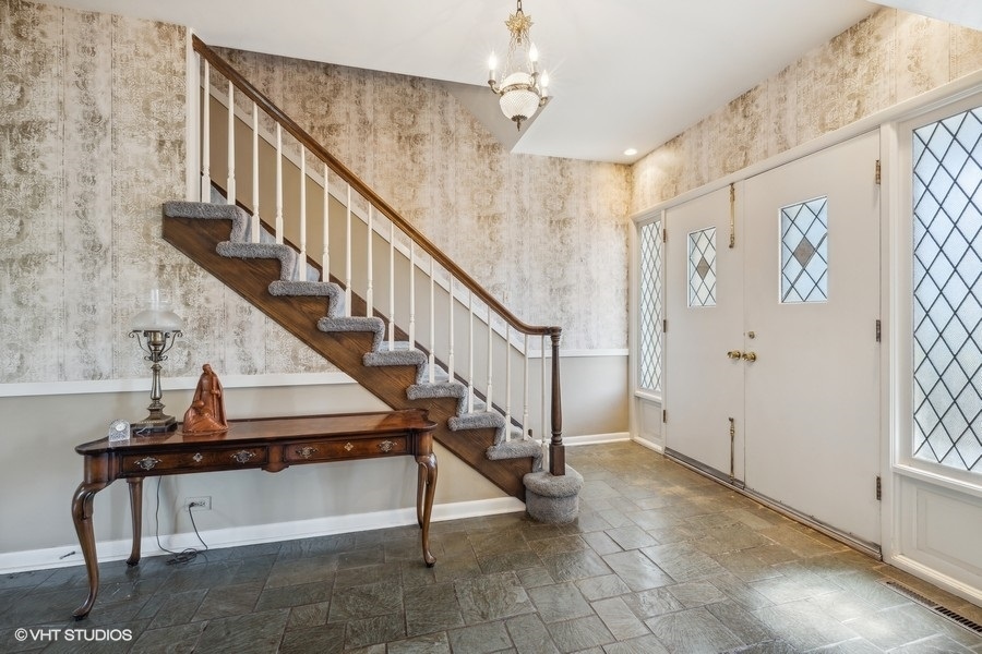 278 Longcommon Road Riverside, IL 60546 - Photo 4 of 36 a view of entryway