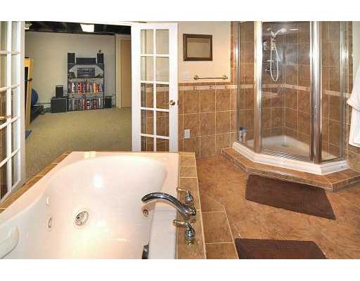 27 Haddon Hill Road Cranston, RI 02905 - Photo 7 of 12 Master Bath/Spa.