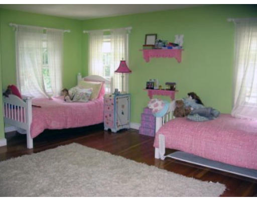 12 Hobart Road Wellesley, MA 02482 - Photo 8 of 11