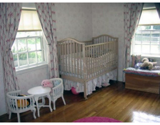 12 Hobart Road Wellesley, MA 02482 - Photo 9 of 11