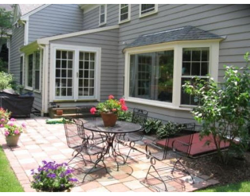 12 Hobart Road Wellesley, MA 02482 - Photo 10 of 11