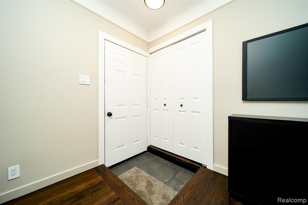 46985 Heydenreich Road Macomb, MI 48044 - Photo 12 of 60