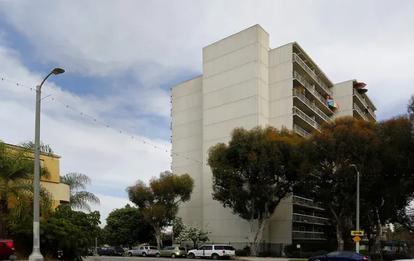 $2,220 | 340 South Mesa Street, San Pedro, CA 90731