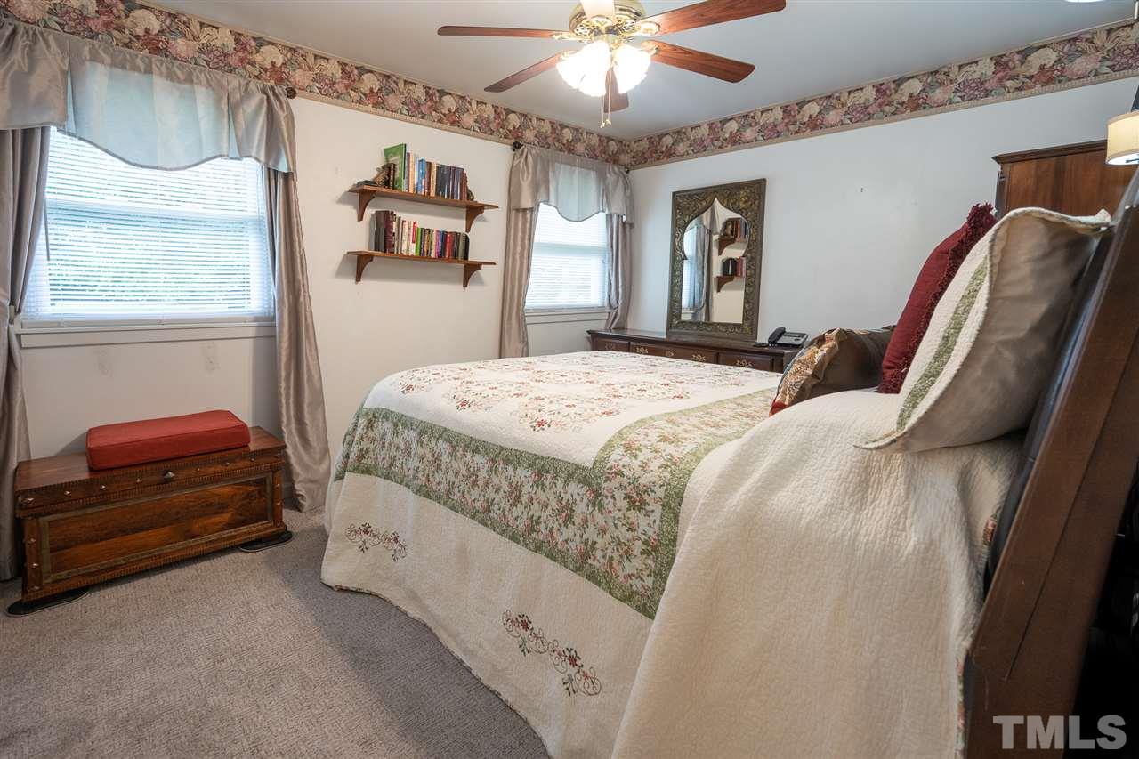 212 Lynn Road Durham, NC 27703 - Photo 12 of 17 Gallery Image 12