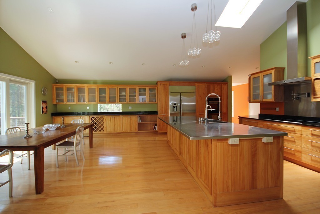 559 Chase Road Dartmouth, MA 02747 - Photo 1 of 22 Gallery Image 1