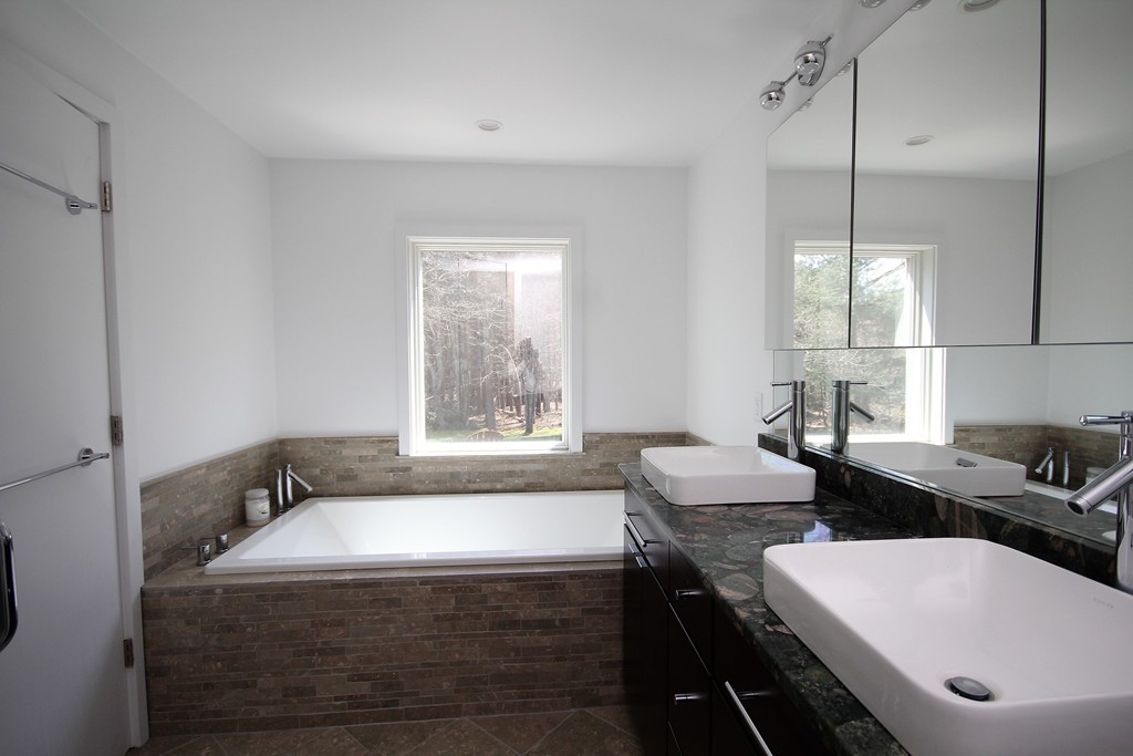 559 Chase Road Dartmouth, MA 02747 - Photo 15 of 22 Gallery Image 15