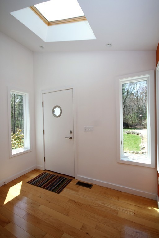 559 Chase Road Dartmouth, MA 02747 - Photo 4 of 22 Gallery Image 4