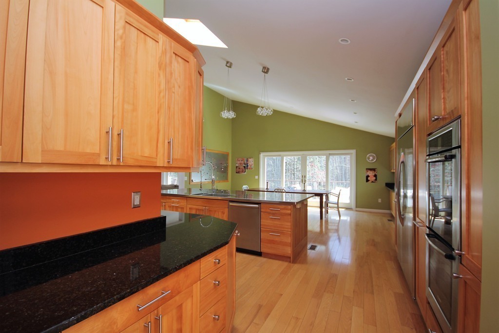 559 Chase Road Dartmouth, MA 02747 - Photo 6 of 22 Gallery Image 6