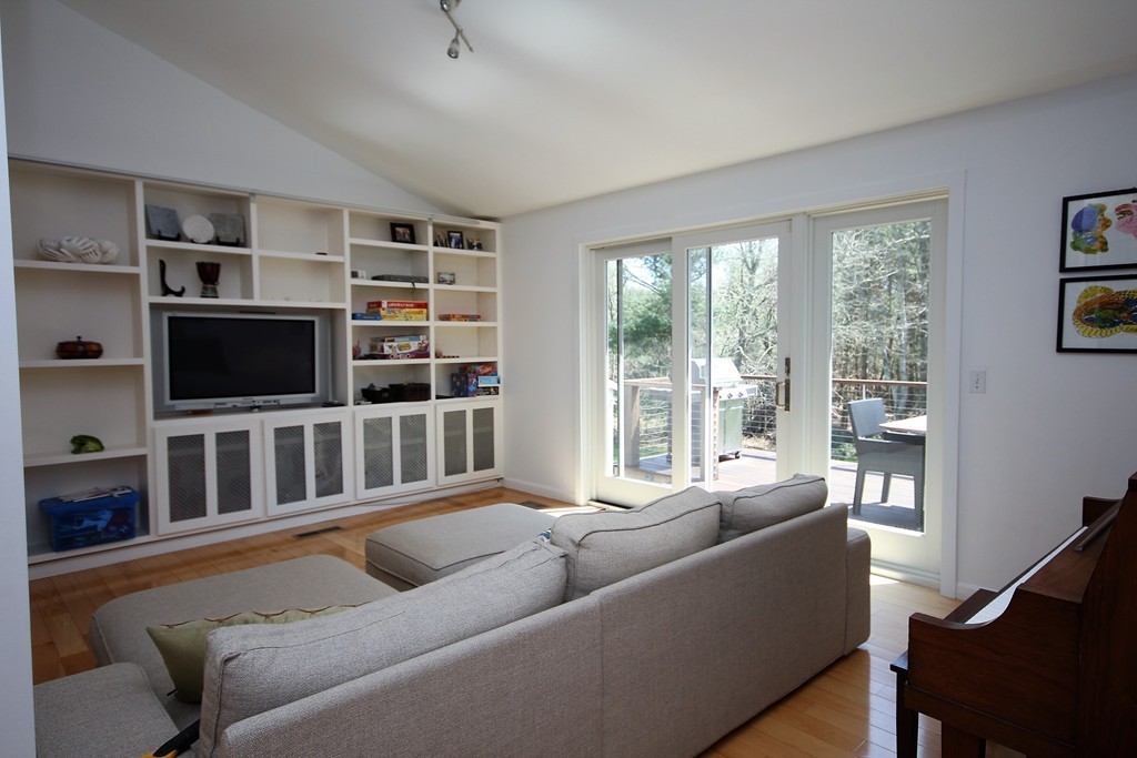559 Chase Road Dartmouth, MA 02747 - Photo 7 of 22 Gallery Image 7