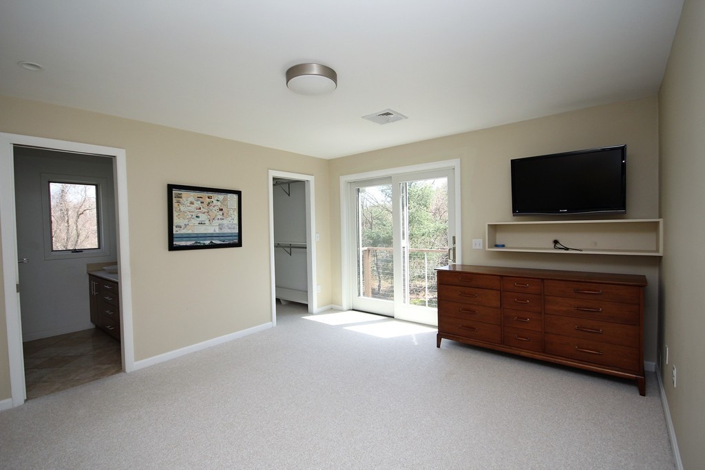 559 Chase Road Dartmouth, MA 02747 - Photo 10 of 22 Gallery Image 10
