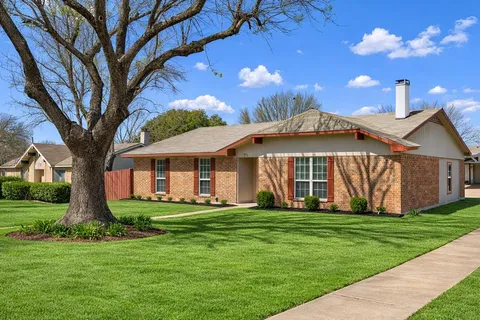$279,000 | 715 Orchard Court, Duncanville, TX 75137