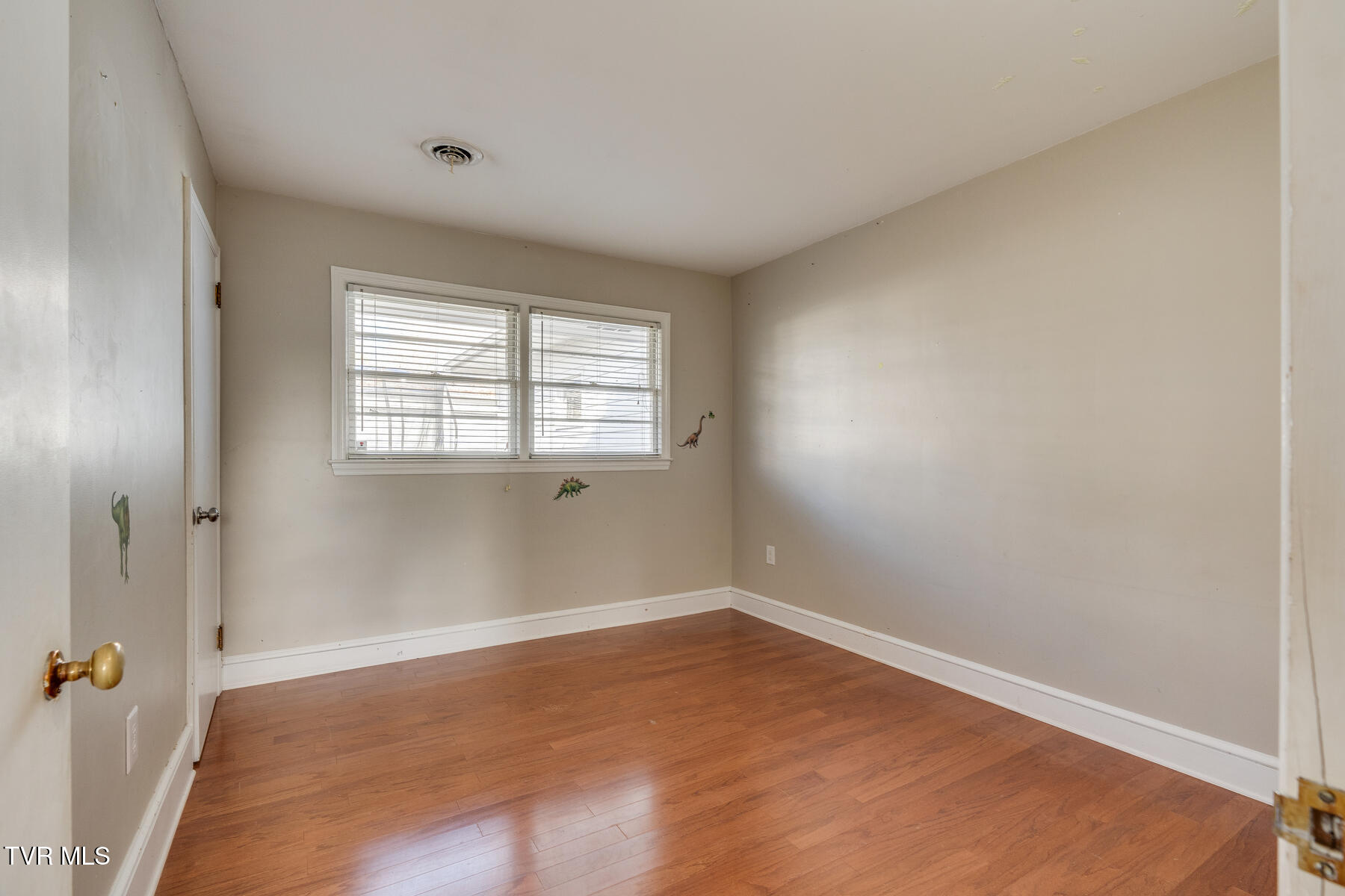 1909 Fairoaks Road Kingsport, TN 37664 - Photo 25 of 35 025