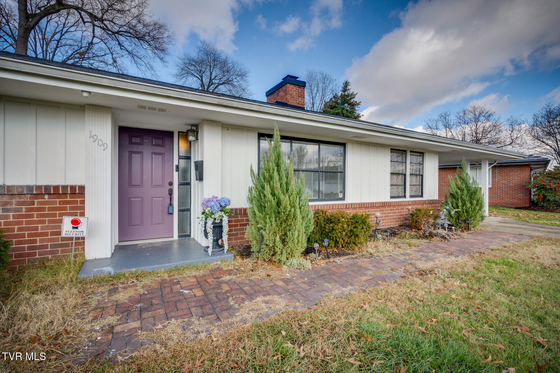 1909 Fairoaks Road Kingsport, TN 37664 - Photo 4 of 35 004