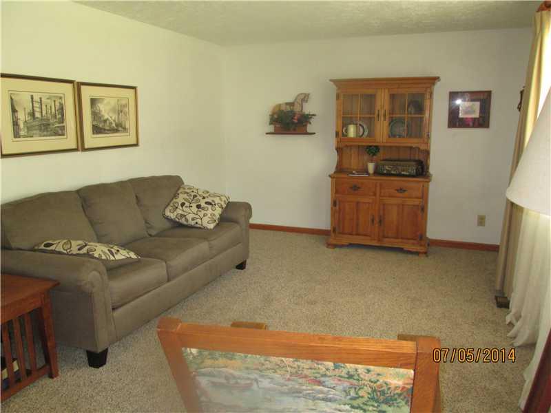 523 Braugham Road Indianapolis, IN 46227 - Photo 3 of 13 Gallery Image 3