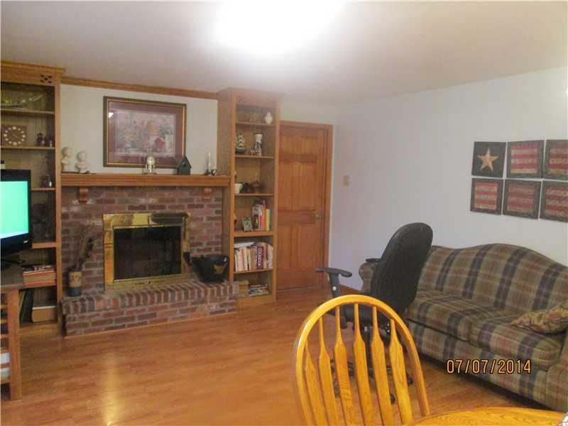 523 Braugham Road Indianapolis, IN 46227 - Photo 4 of 13 Gallery Image 4