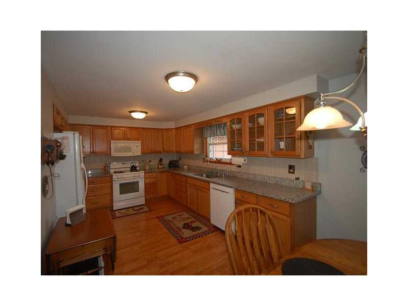 523 Braugham Road Indianapolis, IN 46227 - Photo 5 of 13 Gallery Image 5
