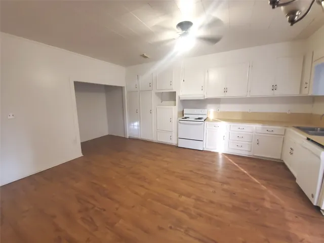 $244,900 | 1233 Caldwell Road, Angleton, TX 77515