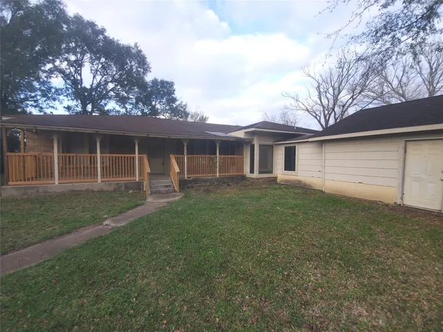 $244,900 | 1233 Caldwell Road, Angleton, TX 77515