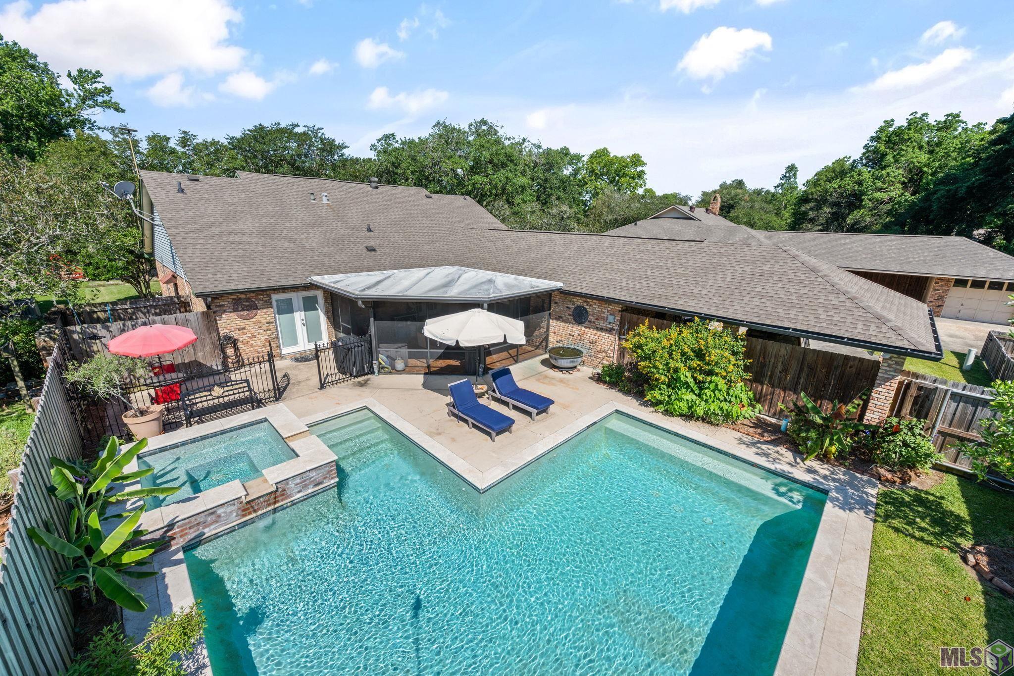 9979 Hackberry Drive Baton Rouge, LA 70809 - Photo 4 of 27 Backyard oasis