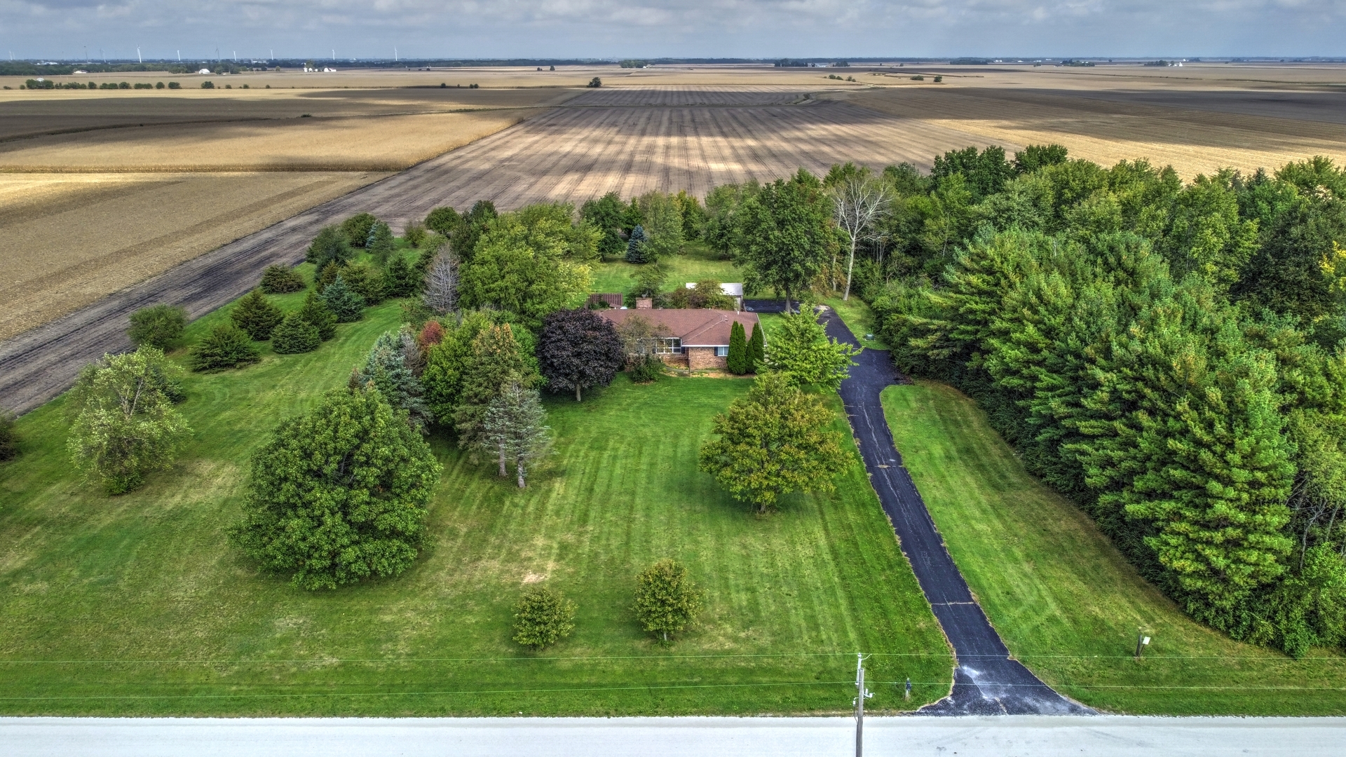 1950 Scully Road Dwight, IL 60420 - Photo 15 of 15 a view of an outdoor space and a lake view