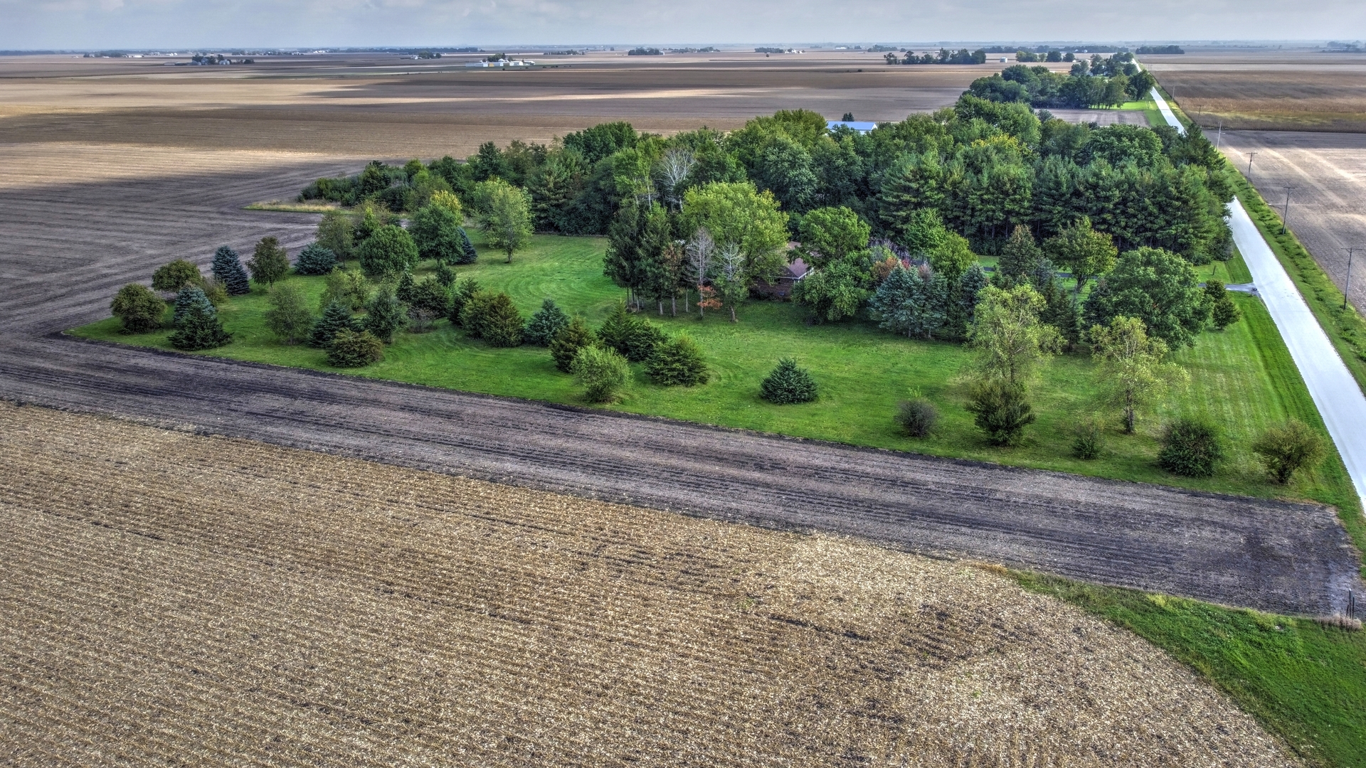 1950 Scully Road Dwight, IL 60420 - Photo 10 of 15 a view of an ocean beach